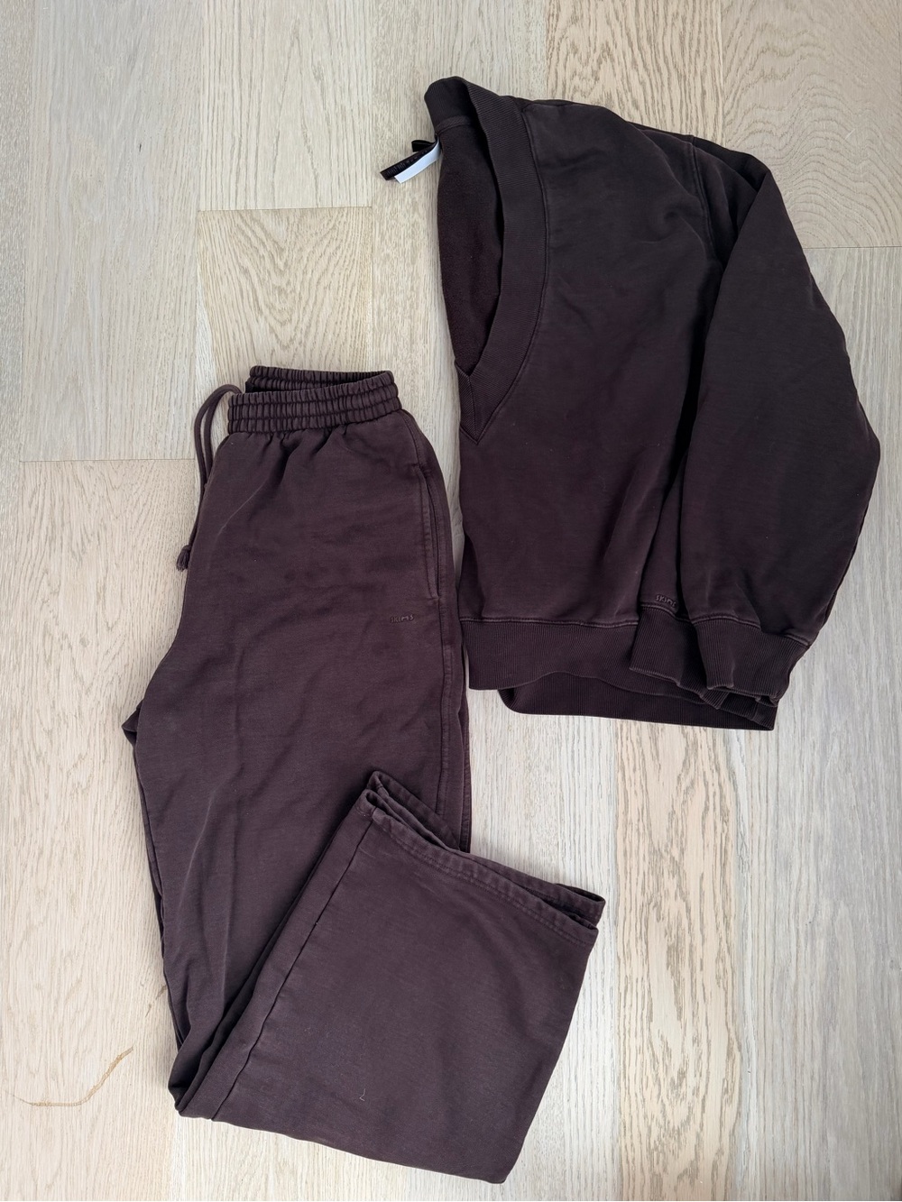 SKIMS Brown Lounge Set V Neck Sweatshirt Straight Leg Pants
